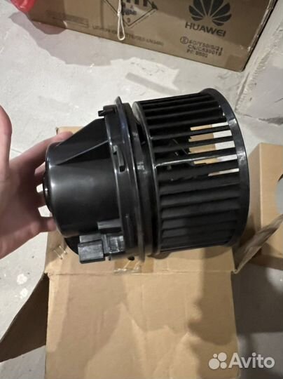 Моторчик печки+ правое зеркало фф2 ориг