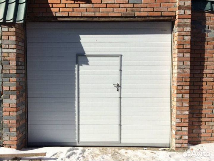 Ворота секционные подьемные