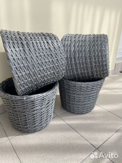 Кашпо из искусственного ротанга