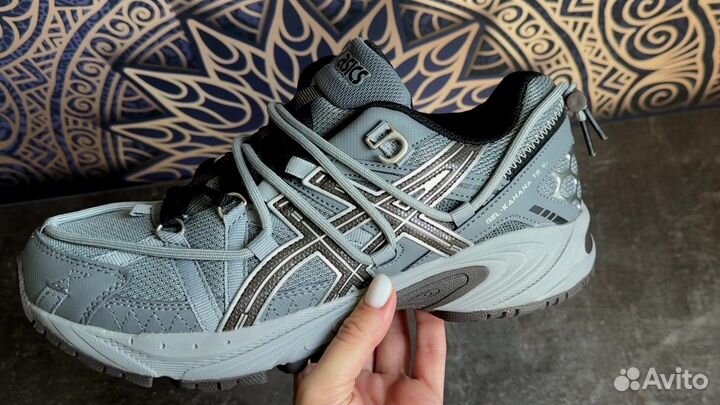 Кроссовки мужские Asics Kahana