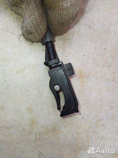 Тросик замка двери передний Ford Focus 3 хетчбэк