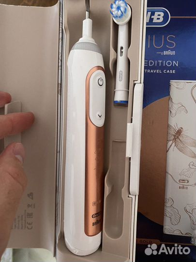 Электрическая зубная щетка Braun Oral-b Genius