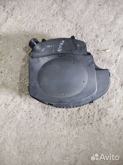 Рено Логан корпус воздушного фильтра