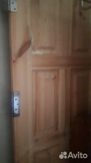 Дверь входная деревянная