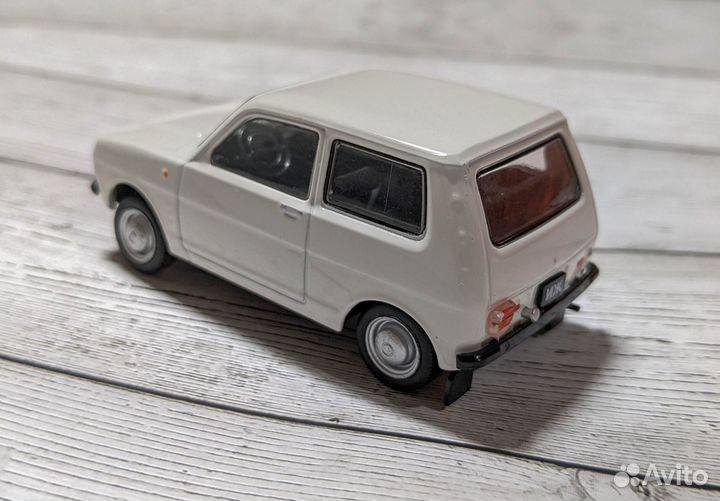 Модели деагостини 1:43 Trabant 601 и Иж14