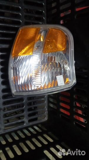 Ford Explorer Габарит правый