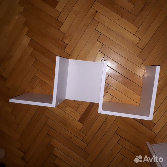 Полка белая змейка с дефектом