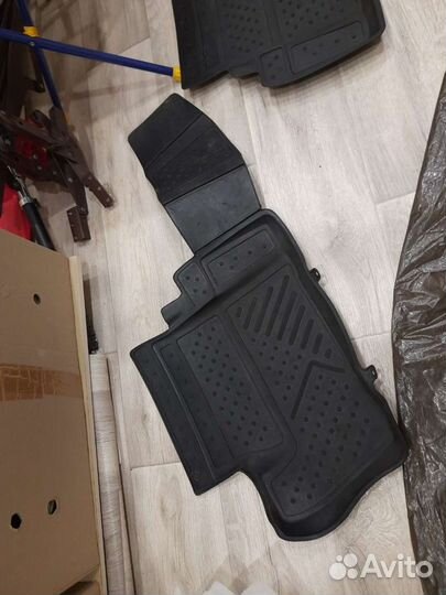 Автомобильные коврики резиновые