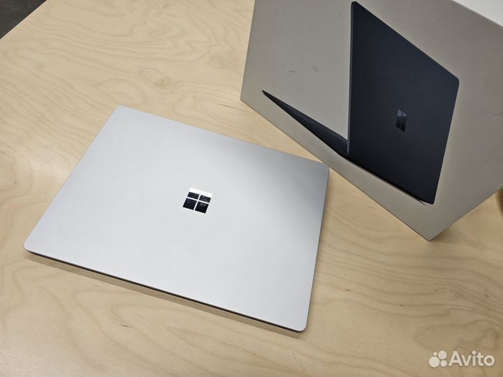 Microsoft surface laptop 2 (i5/8/256)