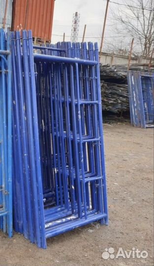 Рама с лестницей лр40строительных лесов для фасада