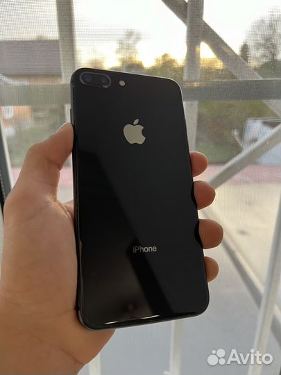 iPhone 8 Plus, 64 ГБ