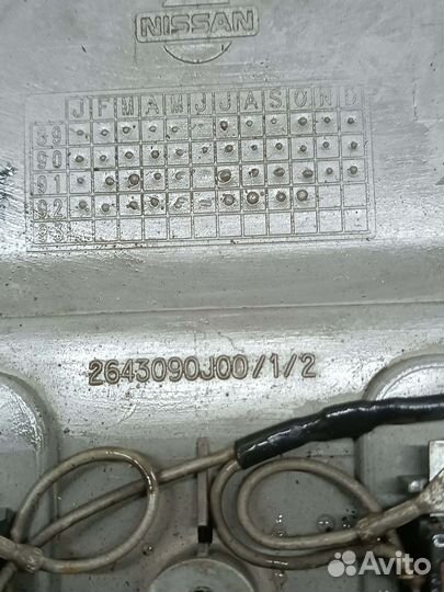 Плафон потолка передний Nissan Primera P10