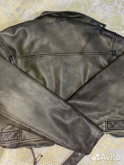 Приталеная кожаная куртка DeFacto