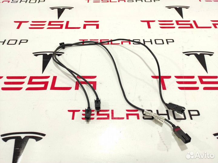 Кабель USB Tesla Model S 2016 1004815-08-B