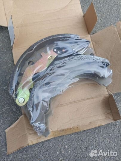 Колодки тормозные задние барабанные Рено Дастер