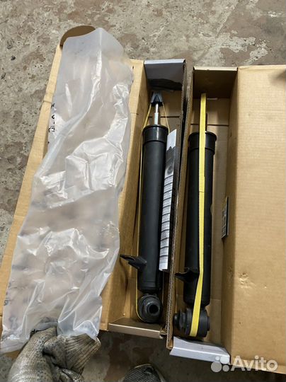 Задние амортизаторы BMW x 6 e 71 e 70