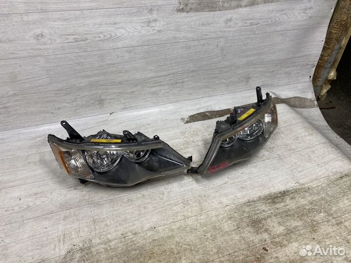 Фара Mitsubishi Outlander Xl