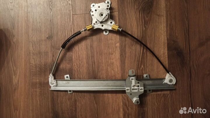 Mitsubishiстеклоподъемник