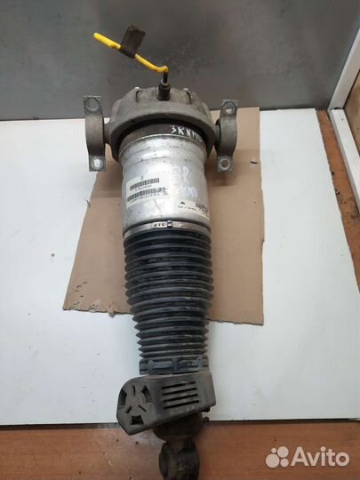 Пневмостойка задняя правая VW Touareg,Porsche,Audi