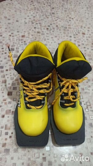 Лыжные ботинки