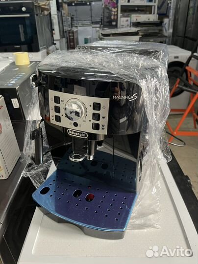 Кофемашина DeLonghi ecam 22.110.B