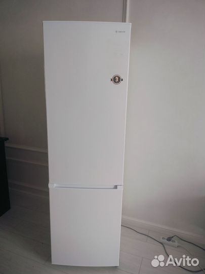 Холодильник dexp TF275D