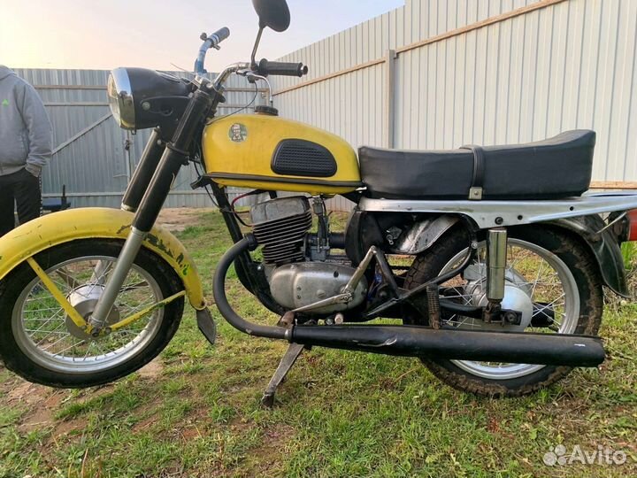 Два мотоцикла Восход 2м