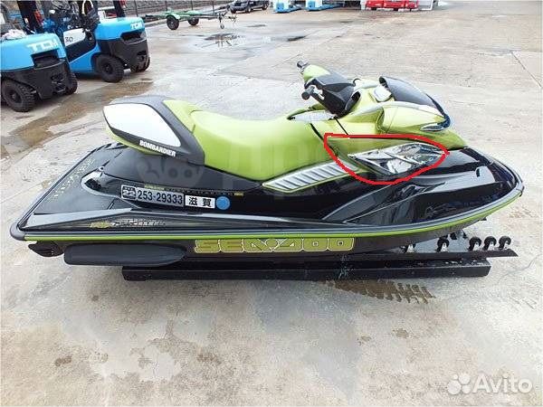 Правый молдинг Sea-Doo RXP 04-11 291002117