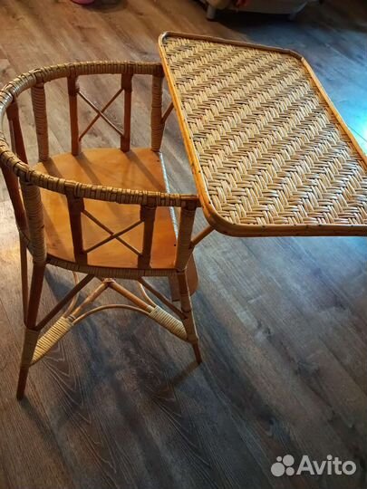 Детский стол со стулом плетеный