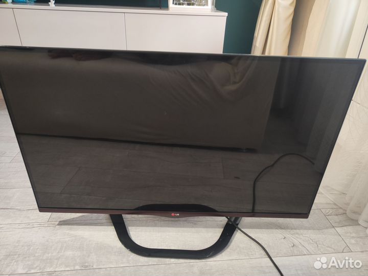 Телевизор lg 42 дюйма со SMART tv и 3D