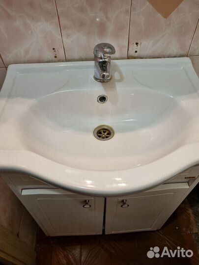 Тумба для ванной с раковиной + полка с зеркалом