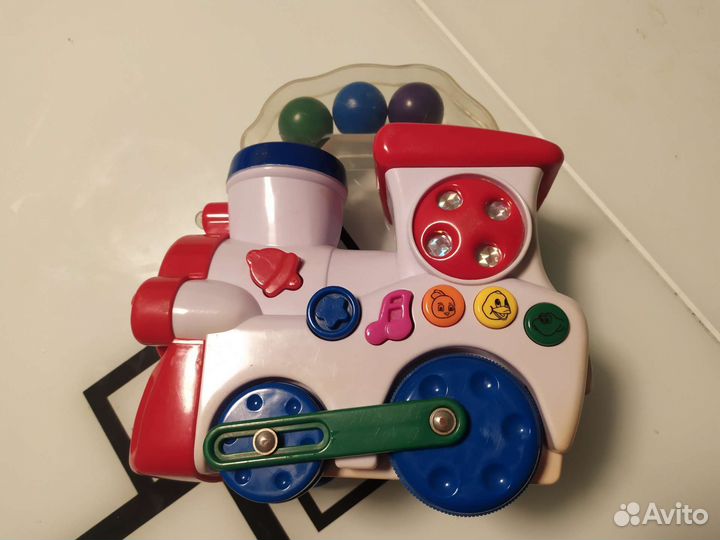 Развивающие игрушки (паровоз, кубики, каталка)