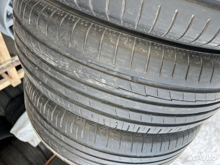 Yokohama BluEarth AE50 SUV 215/65 R16