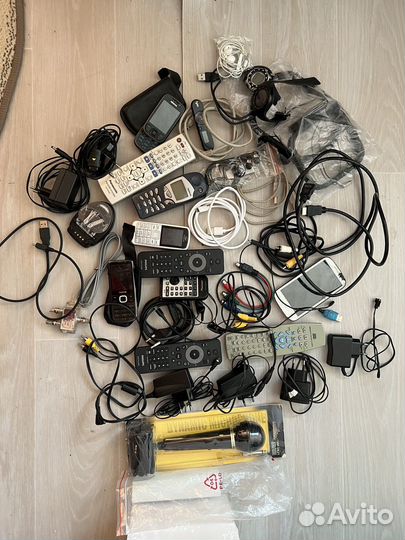 Зарядные устройства, телефоны и прочее