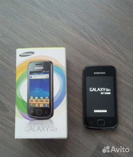 Смартфон Samsung Galaxy Gio GT-S5660