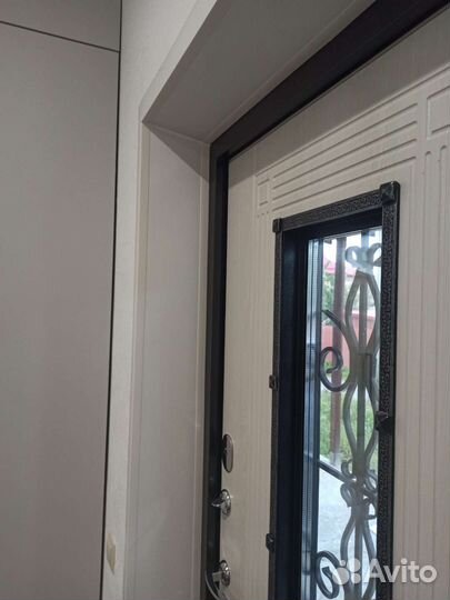 Установка откосов и подоконников на окна и двери