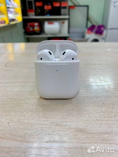Наушники AirPods