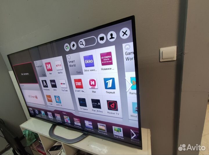 Огромный красочный LG, SMART TV, Wi Fi, 55