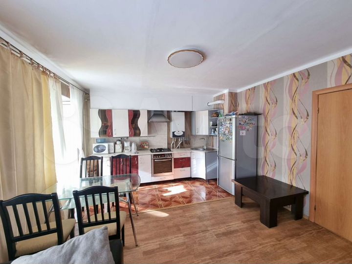 3-к. квартира, 90 м², 3/4 эт.