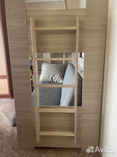 Кровать двухьярусная