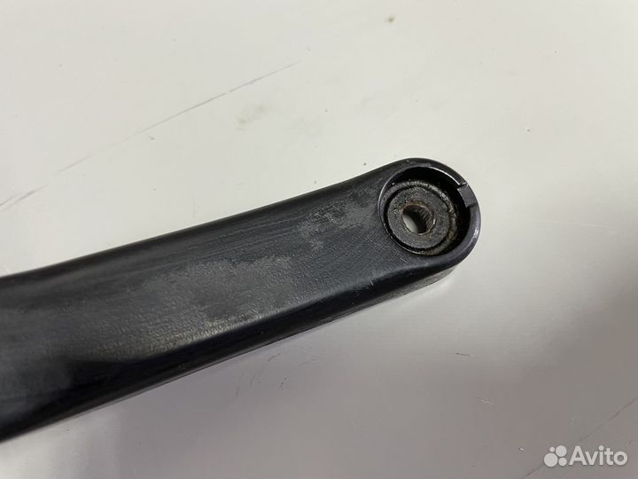 Поводок дворника правый Ауди Ку5 Q5 8R