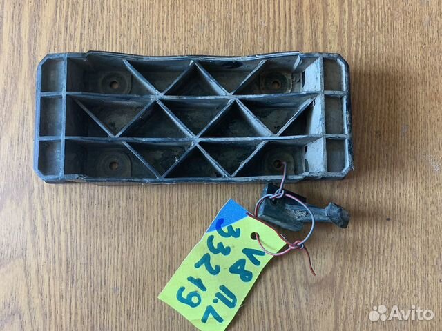 Кронштейн бампера Audi V8