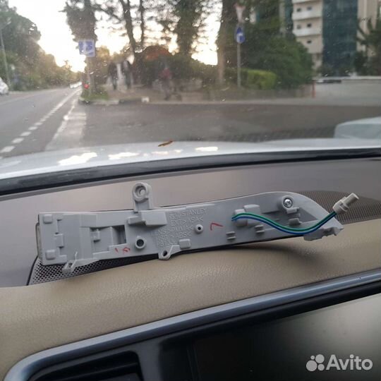 Поворотник на левый зеркало 2008-2011