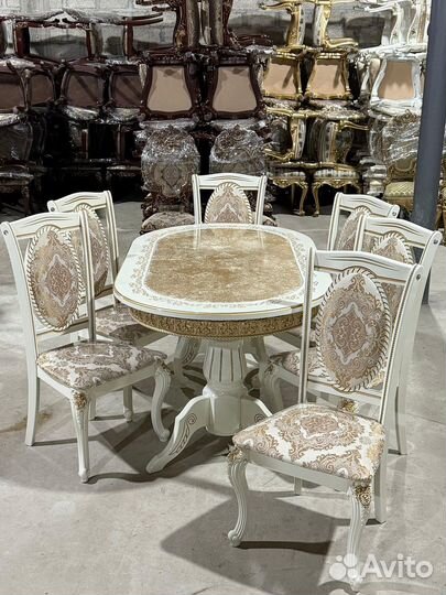 Стол и стулья