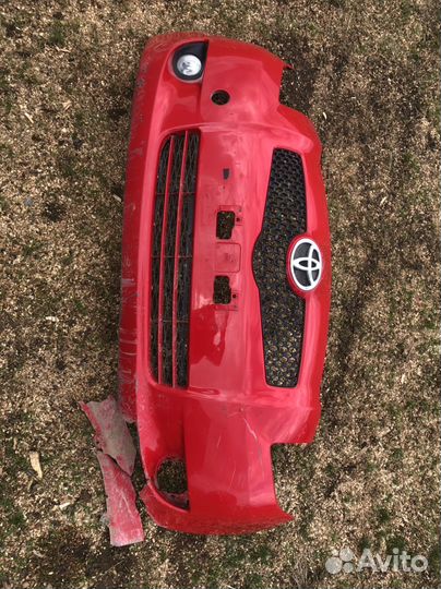Бампер передний oyota yaris scp9 2007