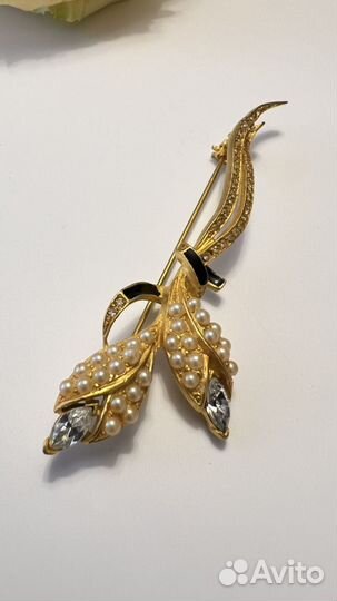 Изящная винтажная брошь С кристаллами и жемчугом