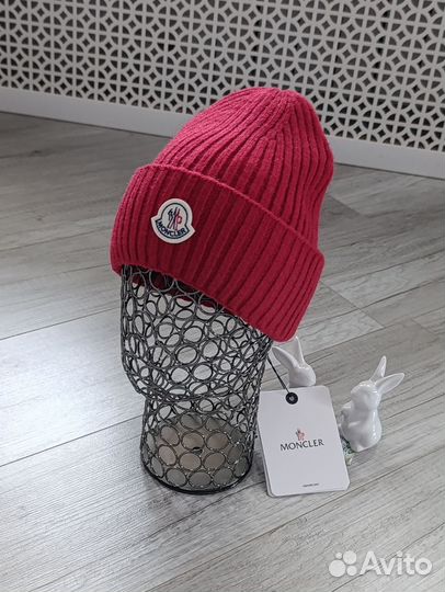 Шапка Moncler красная