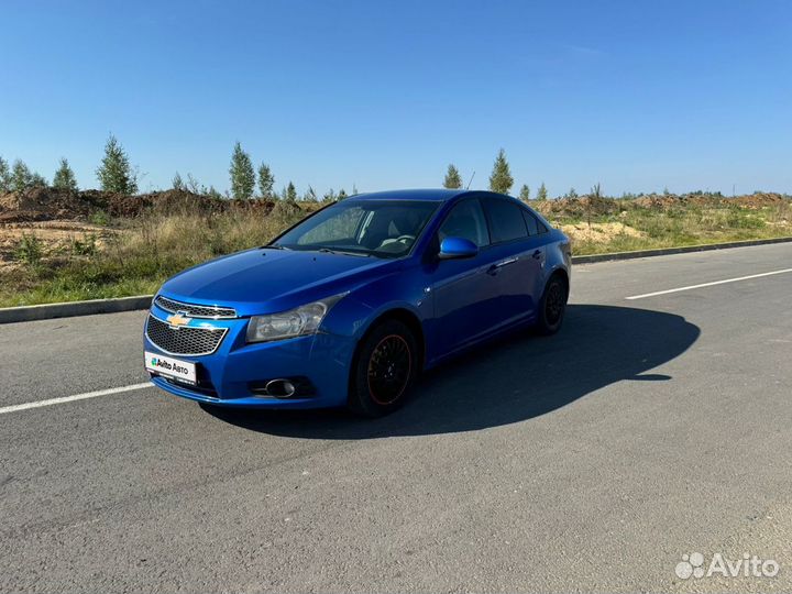 Chevrolet Cruze 1.8 МТ, 2011, 266 000 км