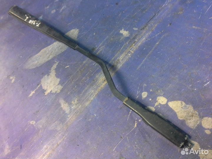 Поводок стеклоочистителя передний левый Chevrolet