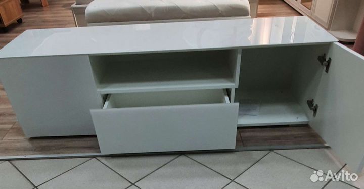 Тумба под тв белый глянец